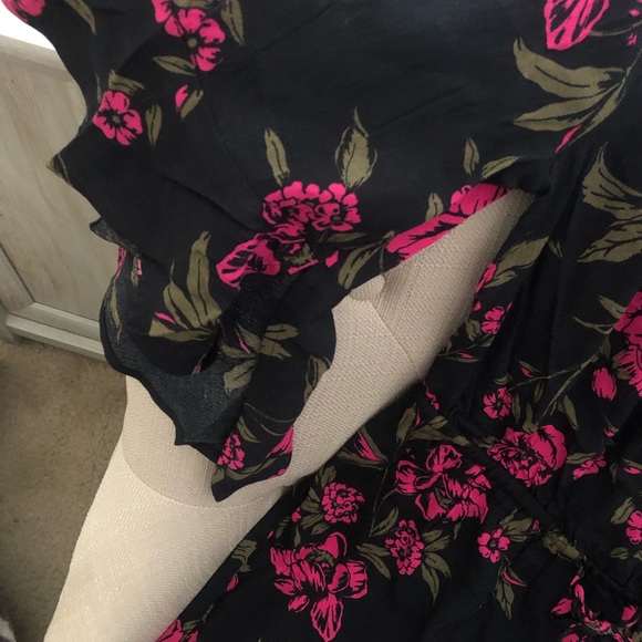 Express Bell Sleeve Romper, Size Small - Picture 3 of 3